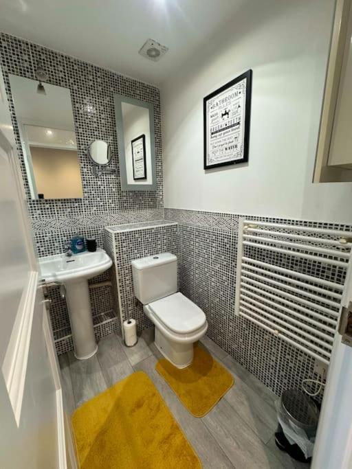 2 Bedroom House With Parking & Garden